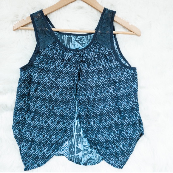 Zoe & Rose Band of Gypsies -  crochet-trimmed open back tribal design tank - Picture 7 of 9